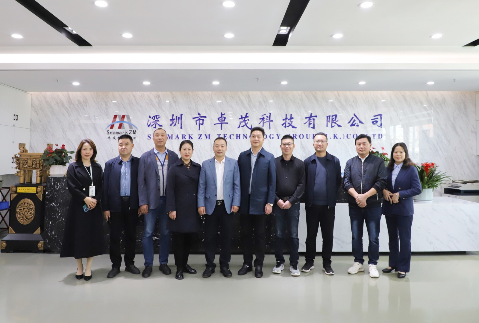 聞總與湖北省?？悼h政府副縣長龔夫一行合影.jpg